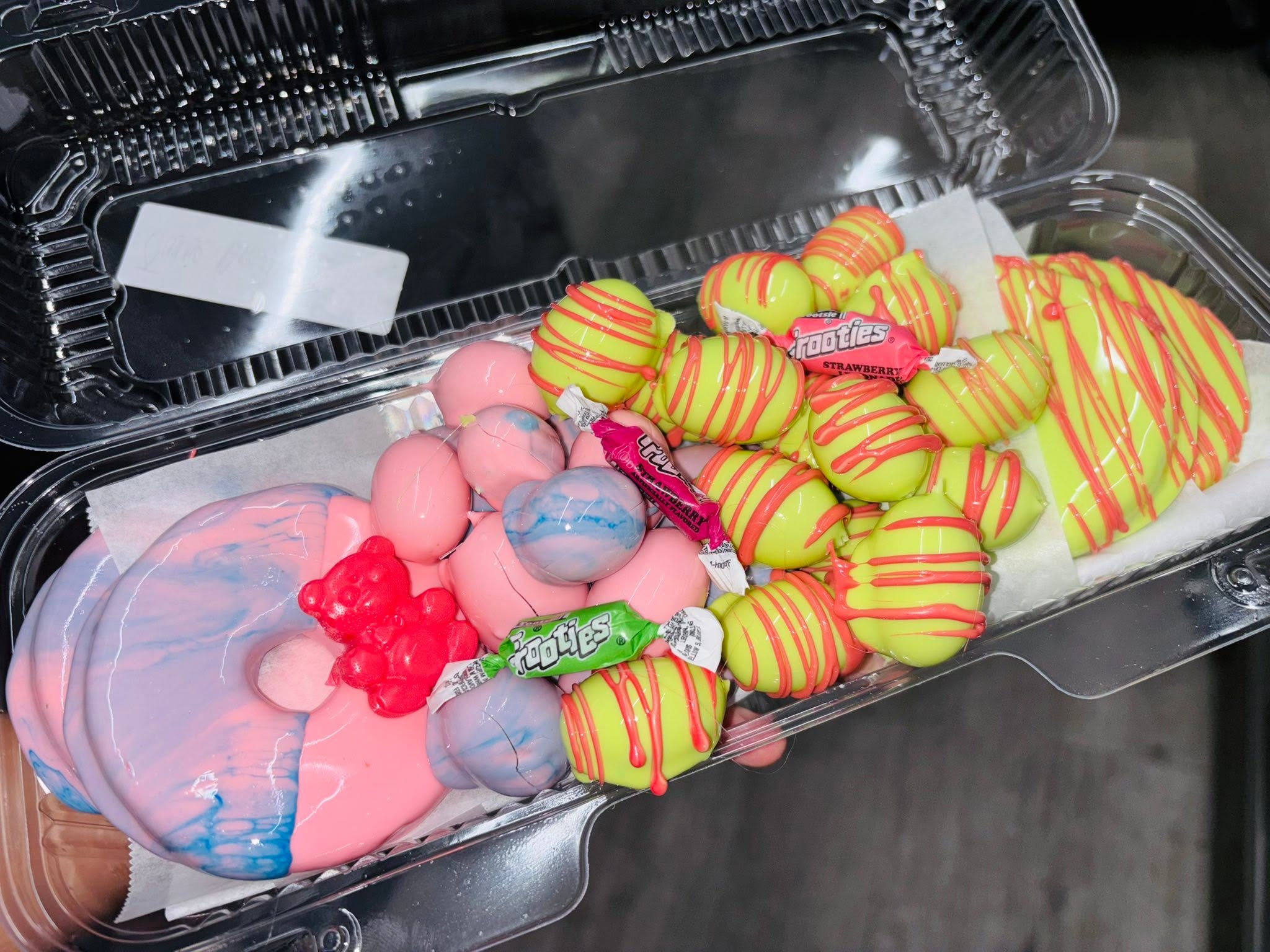 Wide candy-coated fruit boat spread